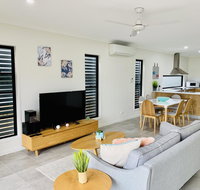 AIRLIE BEACH Delight. Hop skip jump to everything - Taree Accommodation