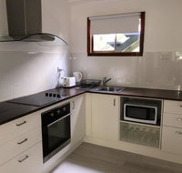 Airlie Getaway Unit 3 - Taree Accommodation