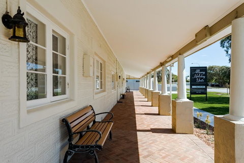 Albany Holiday Units - Taree Accommodation 2
