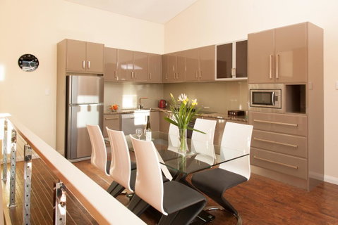 Albany Waves - Taree Accommodation 0