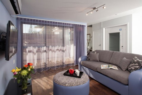 Albany Waves - Taree Accommodation 3