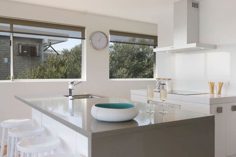 Anchor Beachfront Retreat - Taree Accommodation 2