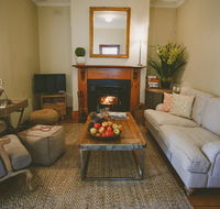 Apple Cottage Orange NSW - Taree Accommodation