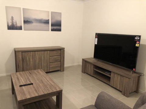 Apple House Tarneit North - Taree Accommodation 3