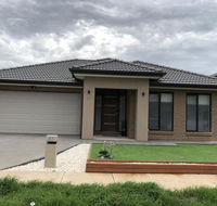 Apple House Upper Point Cook - Taree Accommodation