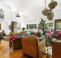 Aquila Retreat Mansion - Taree Accommodation