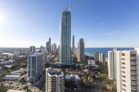 Artique Surfers Paradise - Official - Taree Accommodation 1