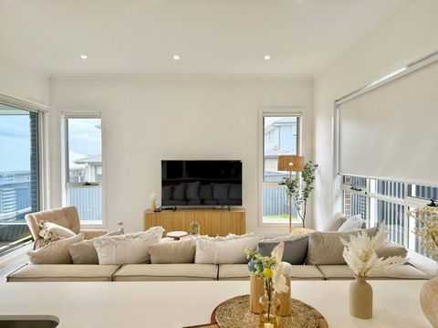 Luxury 6 Bedroom Home In Wilton - Taree Accommodation 1