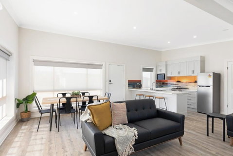 Luxury Apartments And Motel Rooms - Free Wifi - Close To Beach - Taree Accommodation 0