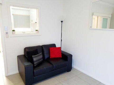 M4 West Perth Studio Apartment Near Kings Park - Taree Accommodation 1