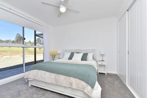Magpie Two - Two For Joy Estate - Taree Accommodation 3