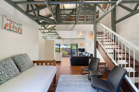 MAIN STAY - 100m To Patrolled Beach, Pool, Wifi, Close To Cafes - Taree Accommodation 1