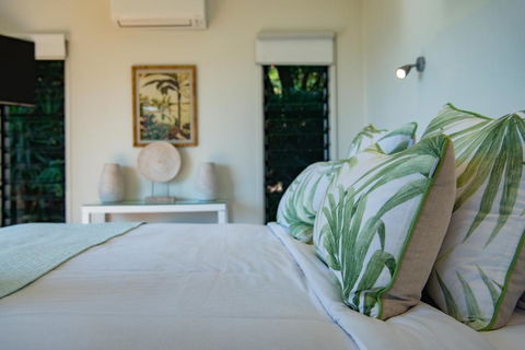 MANDALAY ESCAPE, SECLUSION & SERENITY WITH A POOL - Taree Accommodation 2