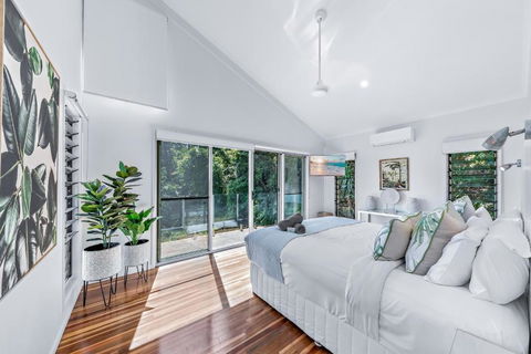 MANDALAY ESCAPE, SECLUSION & SERENITY WITH A POOL - Taree Accommodation 1