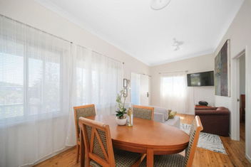 Manning Point Heights Upstairs with Taree Accommodation