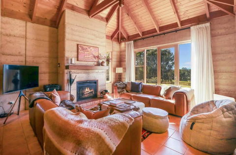 Melliodora - Relax, Unwind & Recharge - Taree Accommodation 2