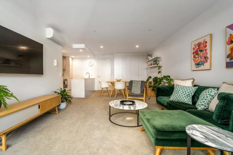 Modish Apartment Near Parliamentary Triangle - Taree Accommodation 1