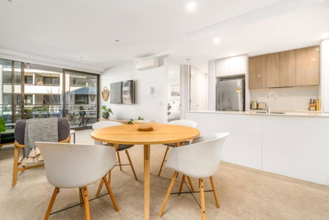 Modish Apartment Near Parliamentary Triangle - Taree Accommodation 3