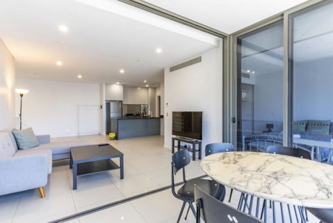 Modern 2B With Loft Bed Parking Central Mascot - Taree Accommodation 0