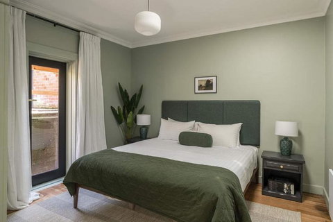 Modern 3-Bed Coastal Escape - Taree Accommodation 1