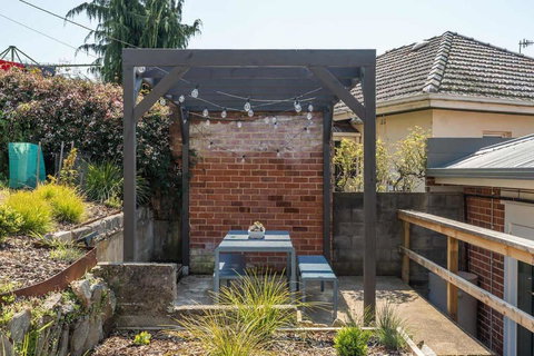 Modern 3-Bed Coastal Escape - Taree Accommodation 2