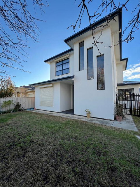 Modern House Between Airport And Sea - Taree Accommodation 3