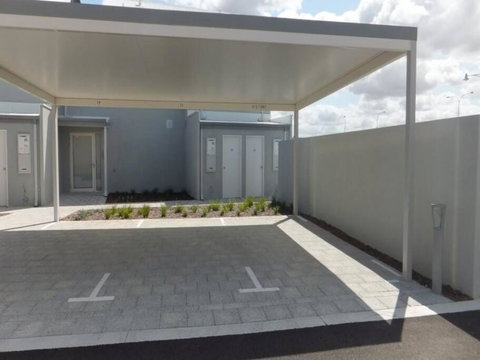 Modern Luxury 1 Bedroom Apartment - Walk To The Shops! Free Wifi - Taree Accommodation 2