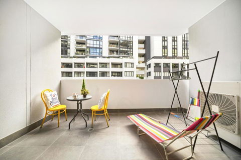 Modern Toy Style APT At Heart Kogarah - Taree Accommodation 1