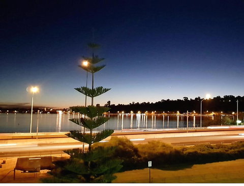 Moon River, South Perth - Taree Accommodation 1