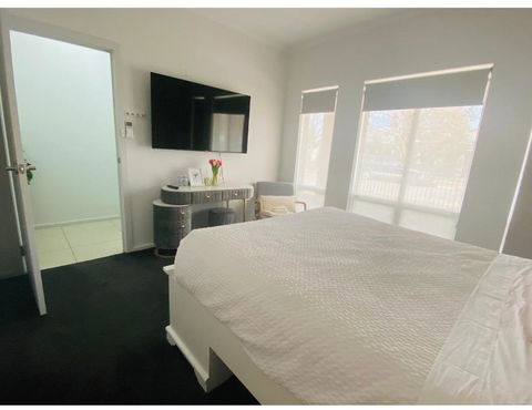 Modern Private Room With Ensuite - Taree Accommodation 1