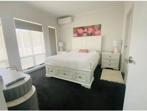 Modern Private Room With Ensuite - Taree Accommodation 0