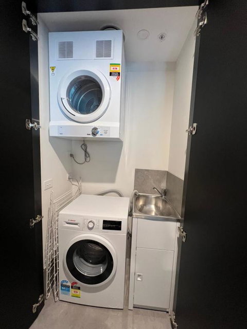 New Modern 1BR Apt Near Dickson - Taree Accommodation 2