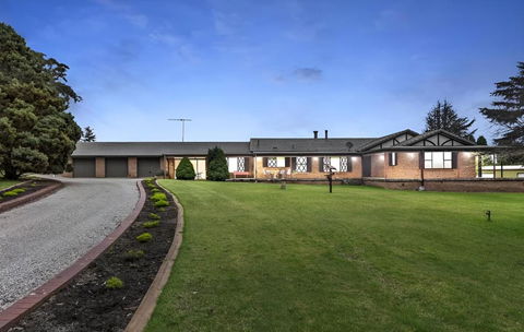 Mountain Culture Farm Stay - Pet Friendly - Taree Accommodation 0