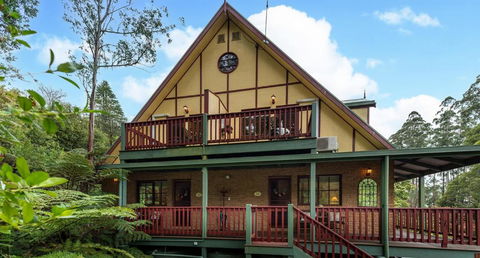 Mountain Lodge - Taree Accommodation 1