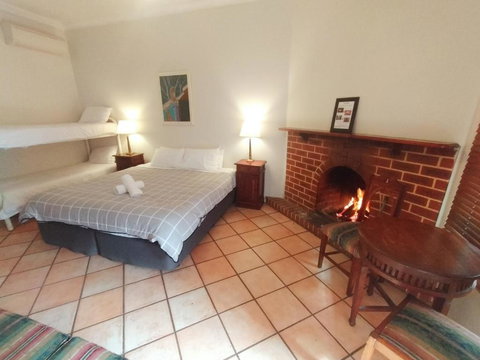 Mundaring Weir Hotel - Taree Accommodation 3