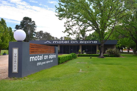 Myrtleford Motel On Alpine - Taree Accommodation 0