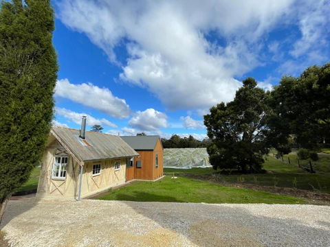 NEST- Luxury Vineyard Accommodation - Taree Accommodation 3