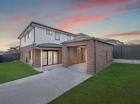 New 5 Bedroom House In Rousehill - Taree Accommodation 0