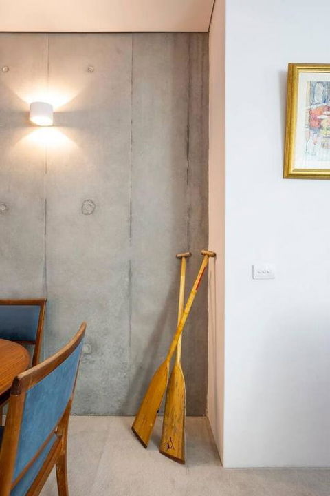 New York Warehouse Style In A Modern Passive House - Taree Accommodation 3