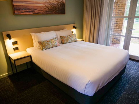 Nightcap At Hinterland Hotel Nerang - Taree Accommodation 2
