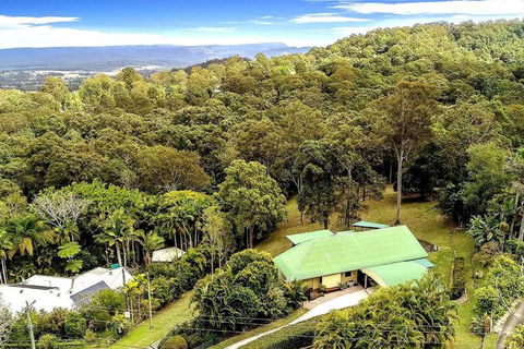 Noosa Hinterland Acreage Close To The Beach - Taree Accommodation 0