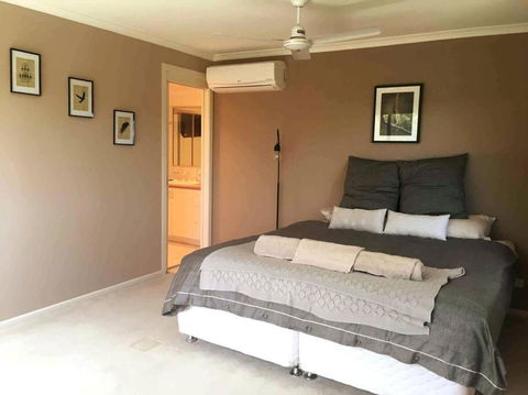 Noosa Hinterland Acreage Close To The Beach - Taree Accommodation 1