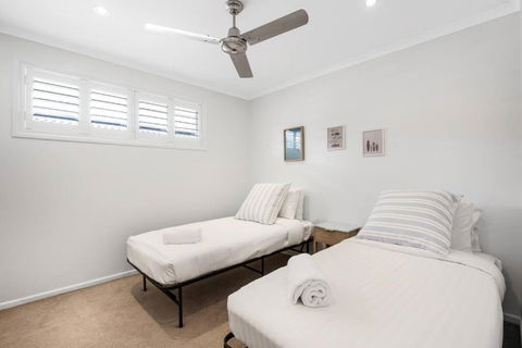 OCEAN55- Mooloolaba Family Holiday Home - Taree Accommodation 2