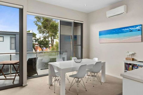 OG- By The Sea, 400m To Beach - Taree Accommodation 3