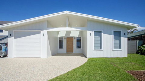 Old Bark House - Taree Accommodation 0