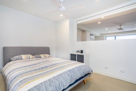 One Bedroom Self Catering Eden - Taree Accommodation 2