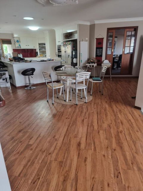 Open Plan Large Home - Taree Accommodation 0