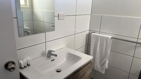 OUYEN MOTEL - Taree Accommodation 3