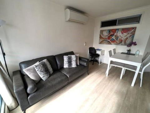 Onsite Parking, Self Check-in - Taree Accommodation 2