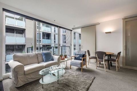 Parade Place - A Central Balcony Stay - Taree Accommodation 1